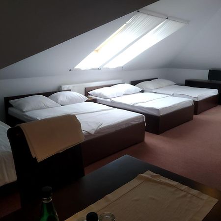 Zajazd Rosa Stoczek Lukowski Kamer foto