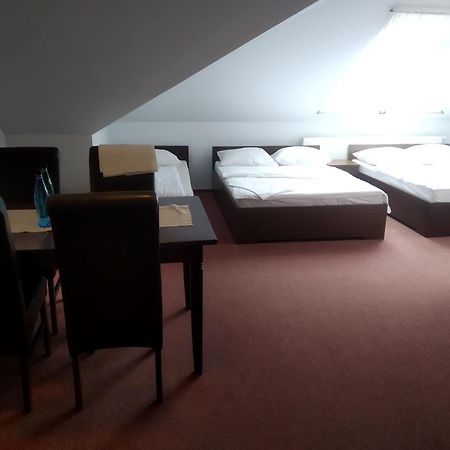 Zajazd Rosa Stoczek Lukowski Kamer foto