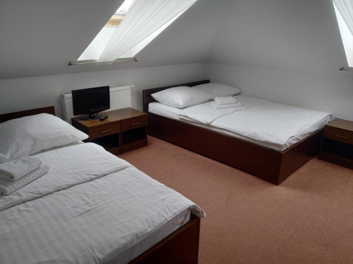 Zajazd Rosa Stoczek Lukowski Kamer foto