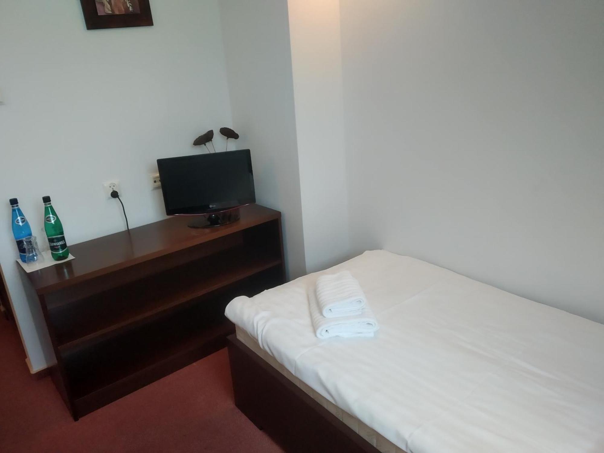 Zajazd Rosa Stoczek Lukowski Kamer foto