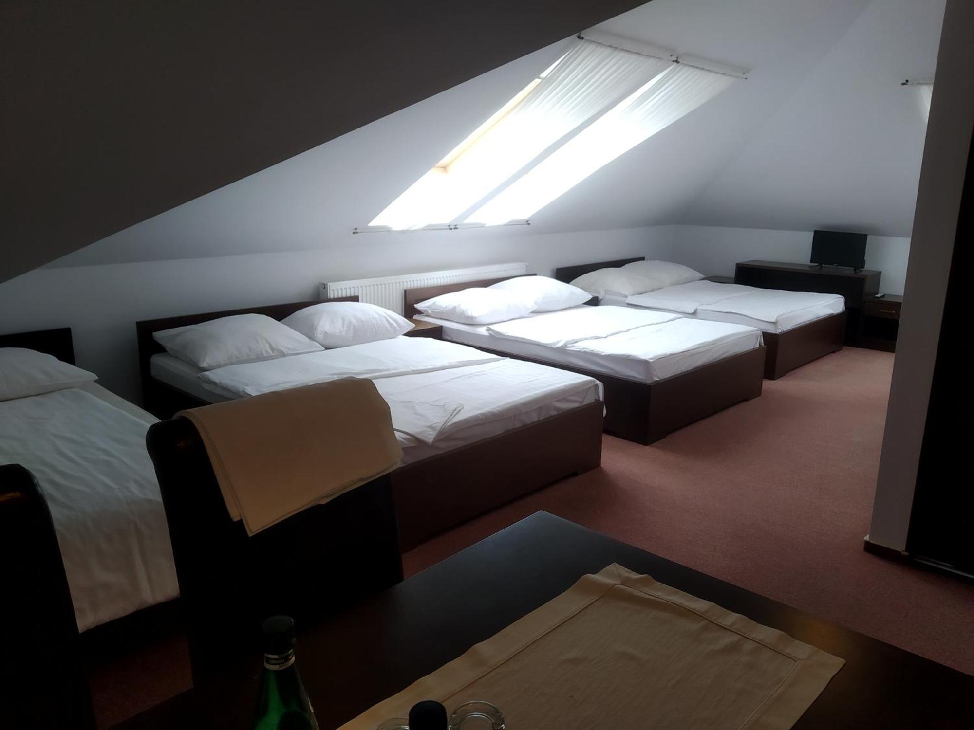 Zajazd Rosa Stoczek Lukowski Kamer foto