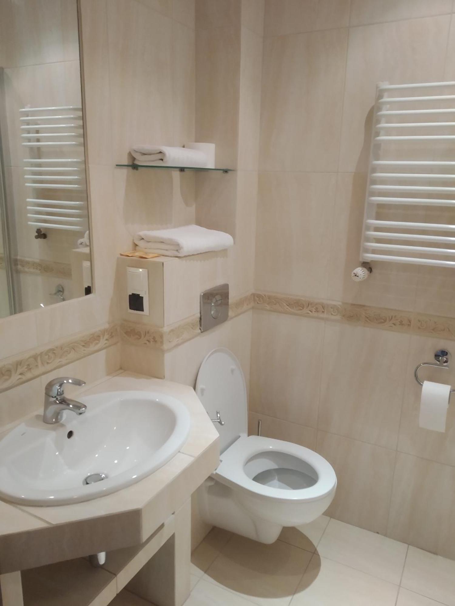 Zajazd Rosa Stoczek Lukowski Kamer foto