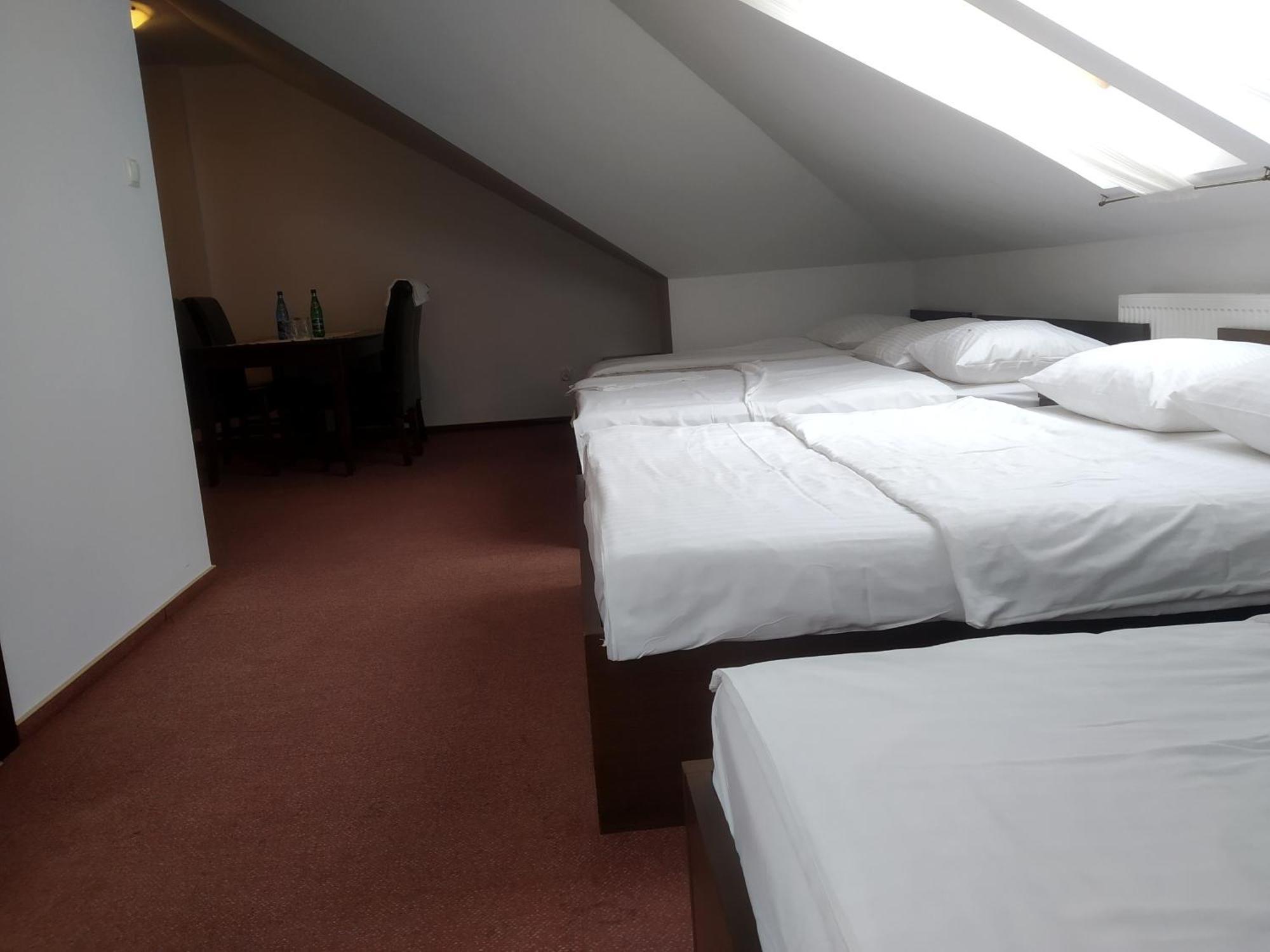 Zajazd Rosa Stoczek Lukowski Kamer foto